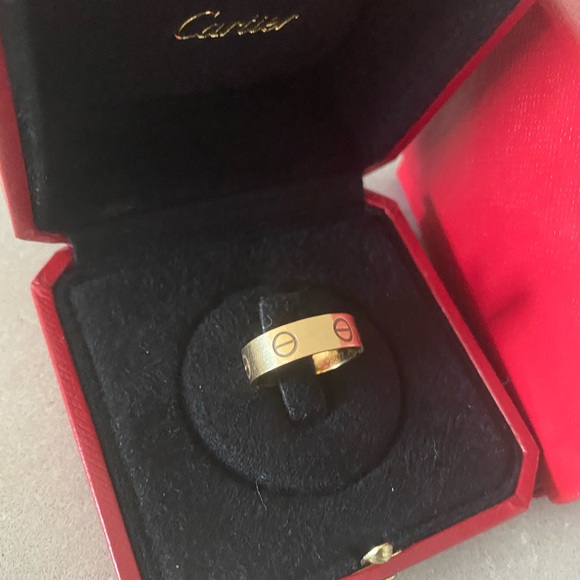 SOLD 🚫 Cartier Love Ring - Picture 2 of 9